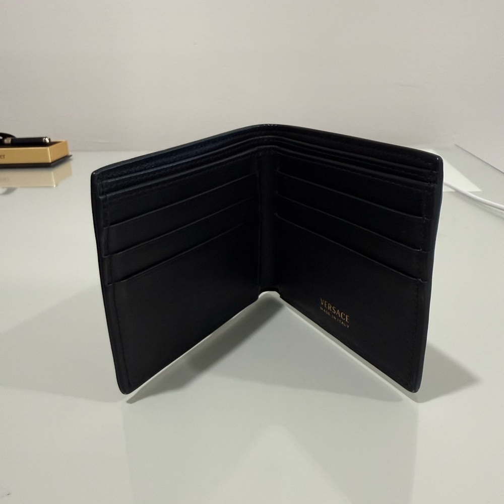 Versace Black Wallet with Gold Medusa Emblem. Like New - Picture 7 of 7